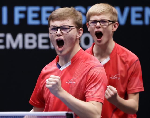 包含令人期待的欧锦赛资格赛：双方争分夺秒的词条